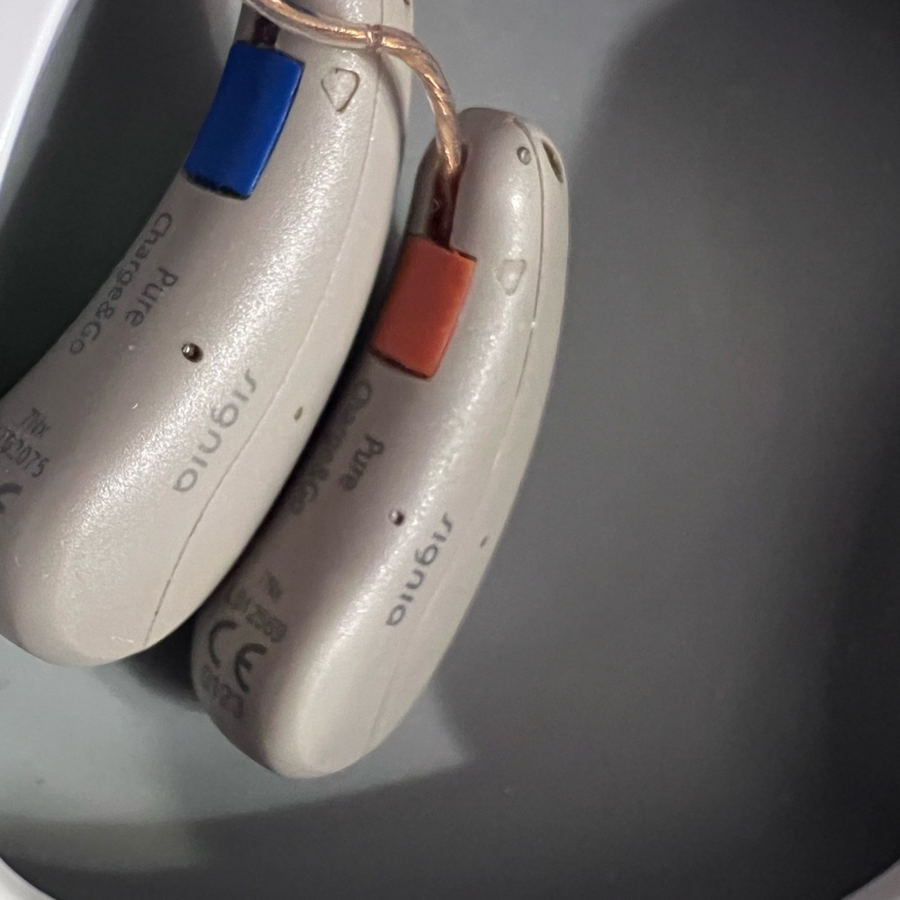 2 Rx Signia Pure Charge&Go hearing aids with docking station - Picture 6 of 8